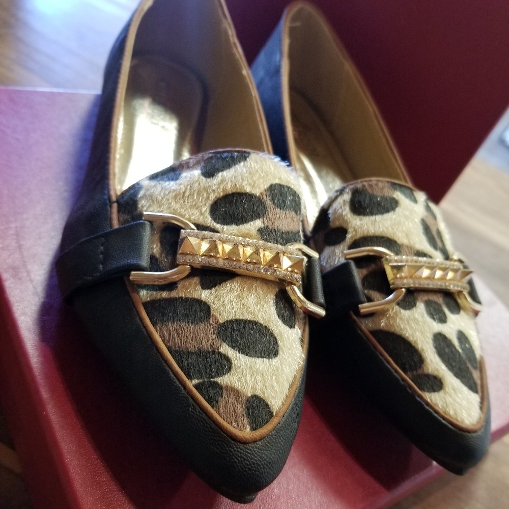Shoes - Picture 2 of 7